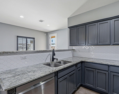 2120 Honour Point Place - Photo Thumbnail 11
