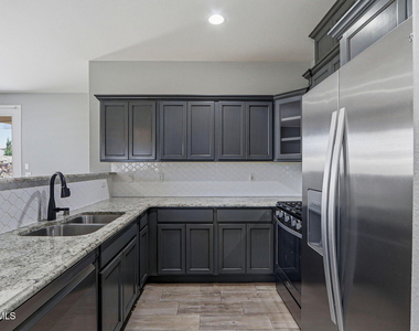 2120 Honour Point Place - Photo Thumbnail 10