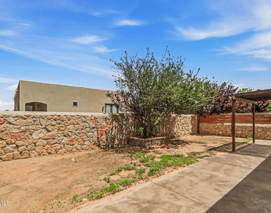 2120 Honour Point Place - Photo Thumbnail 26
