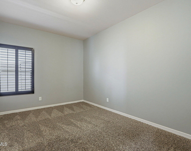 2120 Honour Point Place - Photo Thumbnail 16