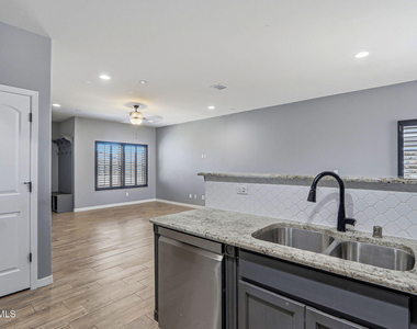 2120 Honour Point Place - Photo Thumbnail 13