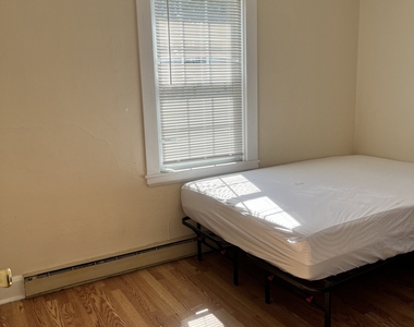 16 Dudley Street - Photo Thumbnail 8