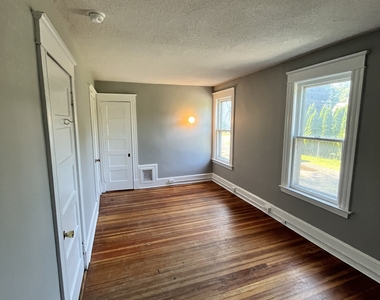 245 Bristol Street - Photo Thumbnail 3