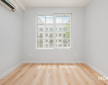 68 Gold Street - Photo Thumbnail 4