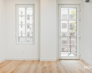 68 Gold Street - Photo Thumbnail 2