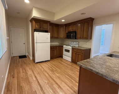 30 Delaware Avenue - Photo Thumbnail 3