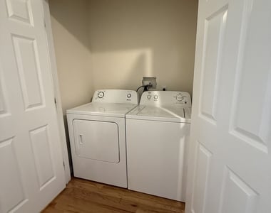 30 Delaware Avenue - Photo Thumbnail 10