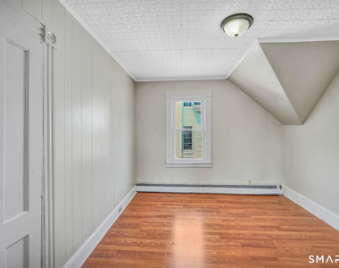 221 Willow Street - Photo Thumbnail 4