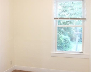 34 Cottage Street - Photo Thumbnail 8