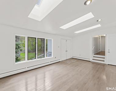 89 Cranbury Drive - Photo Thumbnail 7