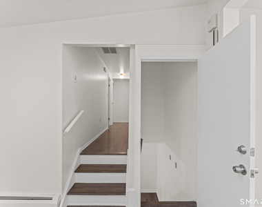 89 Cranbury Drive - Photo Thumbnail 18