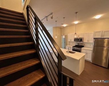 111b Morgan Street - Photo Thumbnail 10