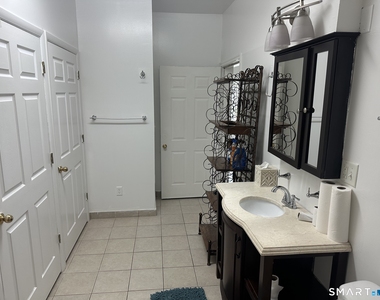 379 Derby Avenue - Photo Thumbnail 5