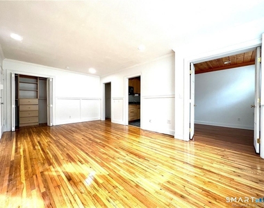 11 Bedford Avenue - Photo Thumbnail 4