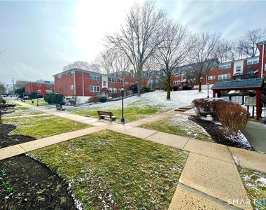 11 Bedford Avenue - Photo Thumbnail 10