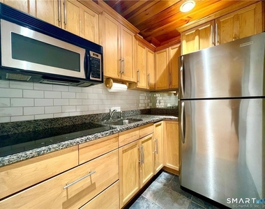 11 Bedford Avenue - Photo Thumbnail 8