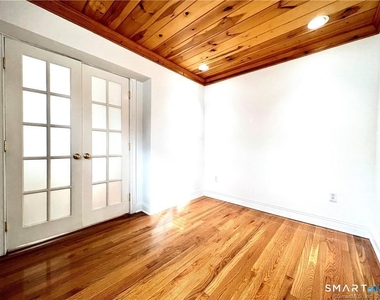 11 Bedford Avenue - Photo Thumbnail 6