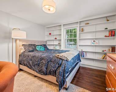 12 Iroquois Road - Photo Thumbnail 11
