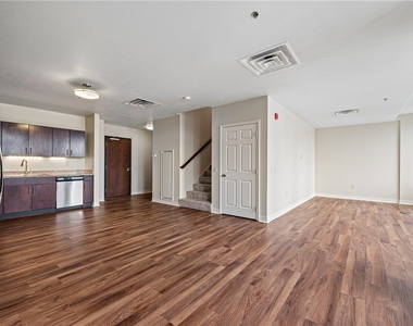 300 Liberty Avenue #1518 - Photo Thumbnail 2