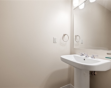 300 Liberty Avenue #1518 - Photo Thumbnail 6