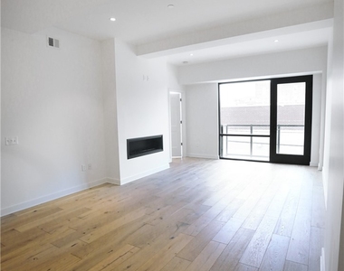 2330 Penn Ave - Photo Thumbnail 12