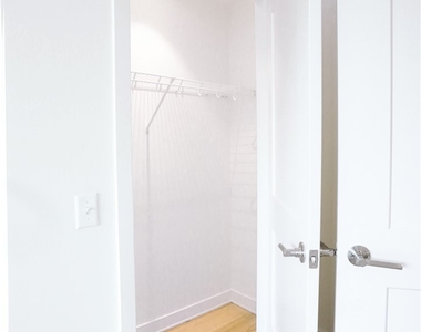 2330 Penn Ave - Photo Thumbnail 17