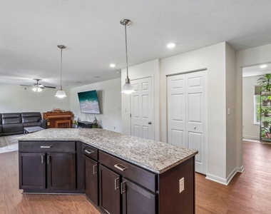 1105 Deerfield Drive - Photo Thumbnail 13