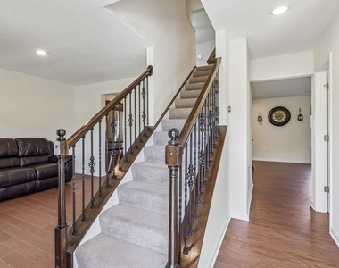 1105 Deerfield Drive - Photo Thumbnail 3