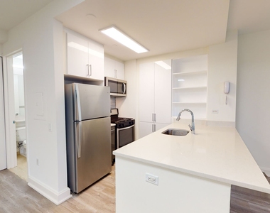 10 Hanover Square - Photo Thumbnail 2