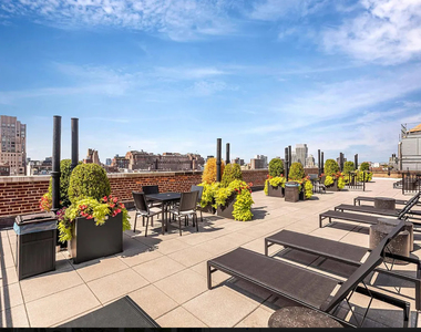 West 23th Street - Photo Thumbnail 8