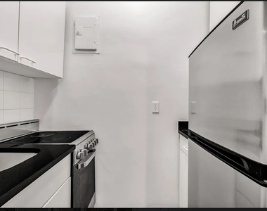 West 23th Street - Photo Thumbnail 4