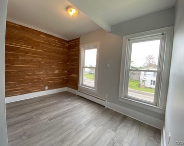 123 Barlow Street - Photo Thumbnail 4