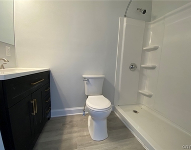 123 Barlow Street - Photo Thumbnail 9