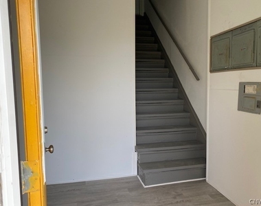 123 Barlow Street - Photo Thumbnail 2