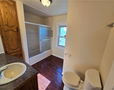176 Mayar Street - Photo Thumbnail 10