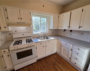 176 Mayar Street - Photo Thumbnail 7