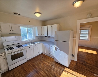 176 Mayar Street - Photo Thumbnail 6