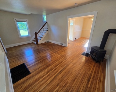 176 Mayar Street - Photo Thumbnail 3