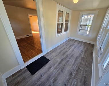 176 Mayar Street - Photo Thumbnail 1