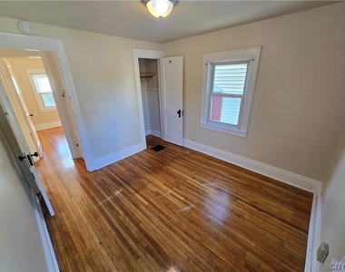 176 Mayar Street - Photo Thumbnail 13