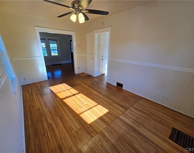 176 Mayar Street - Photo Thumbnail 5