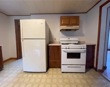 424 Court Street - Photo Thumbnail 7