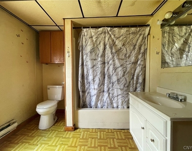 424 Court Street - Photo Thumbnail 5