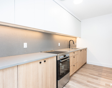 303 Wythe Avenue - Photo Thumbnail 8
