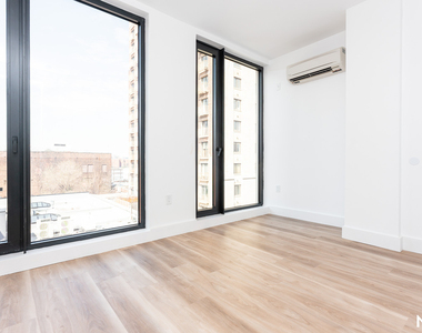 303 Wythe Avenue - Photo Thumbnail 1