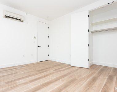 303 Wythe Avenue - Photo Thumbnail 7