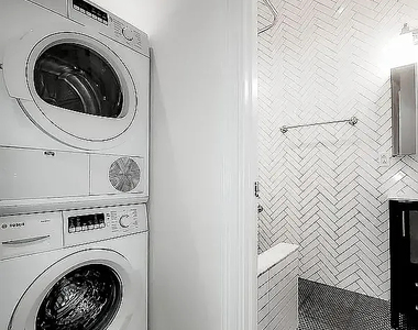 350 3rd Avenue - Photo Thumbnail 7