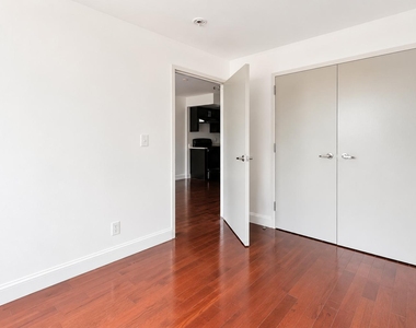 2120 Daly Ave - Photo Thumbnail 2