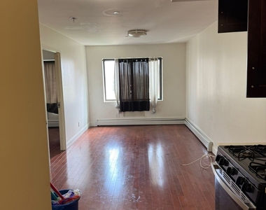 2120 Daly Ave - Photo Thumbnail 2