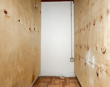 35a Sherman Ave - Photo Thumbnail 6